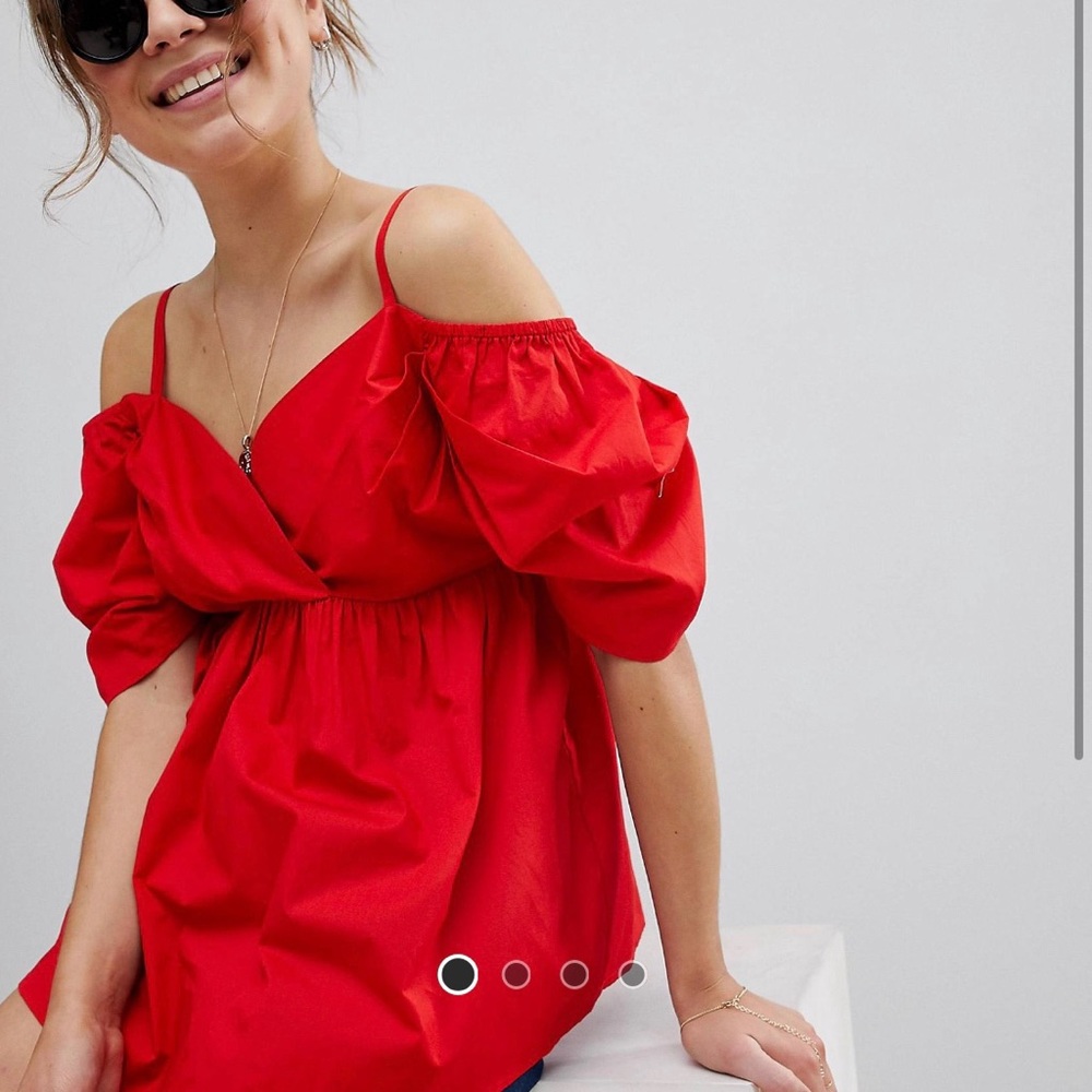 COPY - Off the shoulder too with balloon sleeve